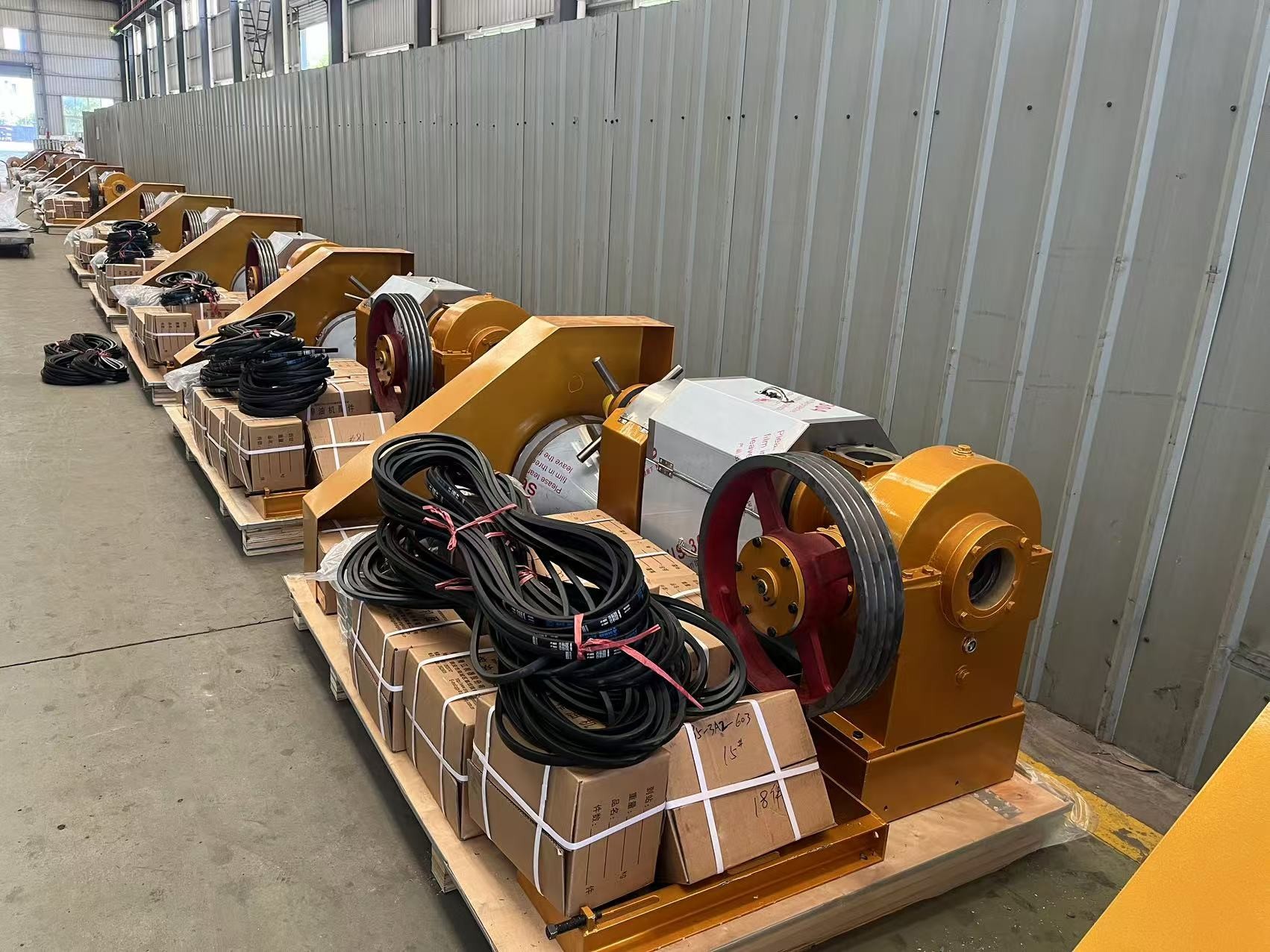 Het laatste nieuws van het bedrijf over Op maat gemaakte oliepersmachines verzonden naar Rusland