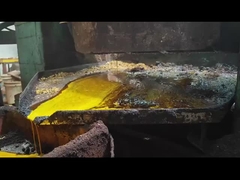 machine voor het schillen van pinda's en voor het persen van olie